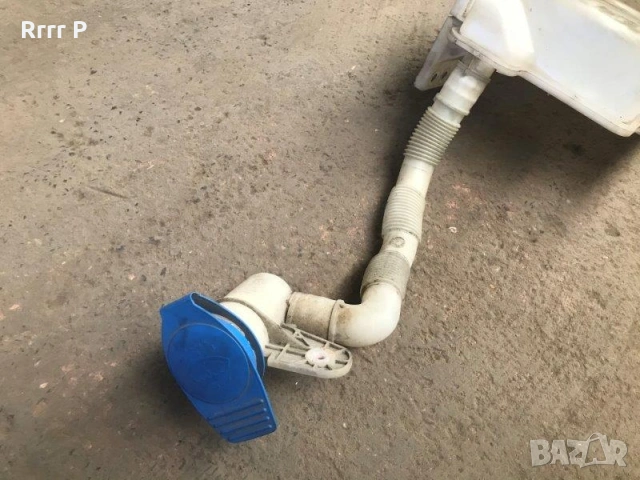 Гърловина с капачка казанче чистачки за Volkswagen Golf 5 (2003 - 2009)