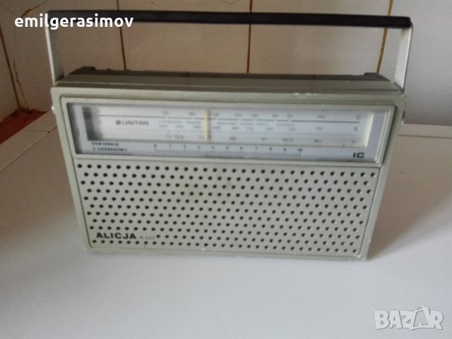  Старо радио UNITRA alicija r 202., снимка 1 - Антикварни и старинни предмети - 34688876
