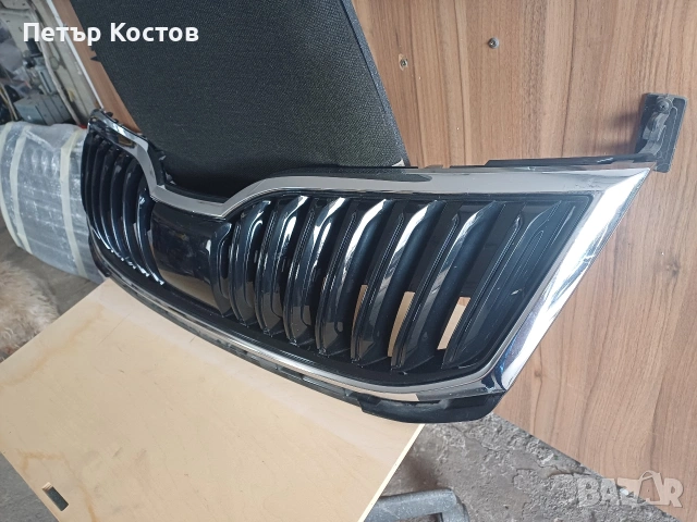 Предна Решетка грил Октавия 3, снимка 3 - Части - 53572902