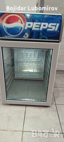 малка хладилна витрина , снимка 2 - Хладилни витрини и фризери - 53695817