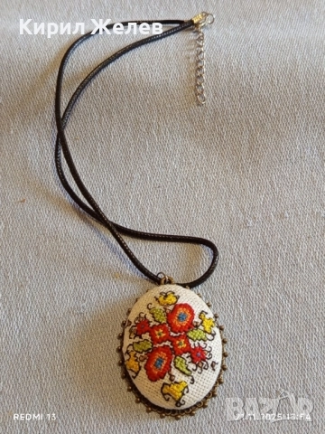 МЕДАЛЬОН РЪЧНА ШЕВИЦА с ФЛОРАЛЕН МОТИВ ЧЕРВЕНИ и ЖЪЛТИ ЦВЕТЯ АВТОРСКО БИЖУ 52221, снимка 8 - Колиета, медальони, синджири - 52492559