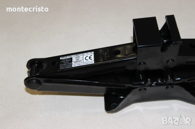 Авариен комплект крик Fiat Doblo 4X4 (2005-2010г.) ключ за гуми кука за теглене, снимка 4 - Аксесоари и консумативи - 51970313