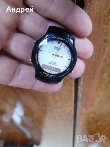 Стар часовник Casio, снимка 1 - Антикварни и старинни предмети - 42273543