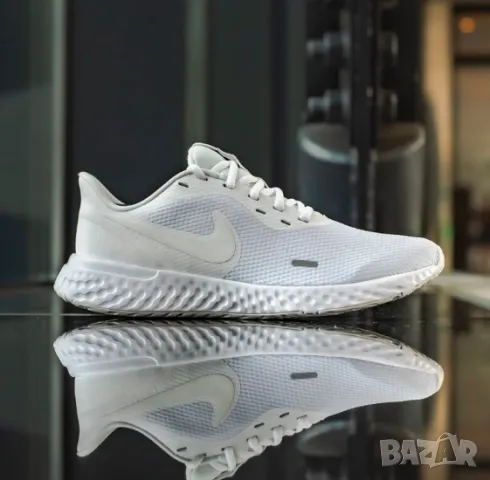 маратонки Nike Revolution 5  номер 42-42,5