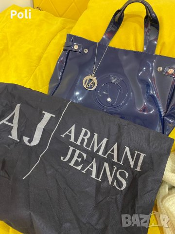 Удобна чанта Armani jeanse , снимка 4 - Чанти - 30108956