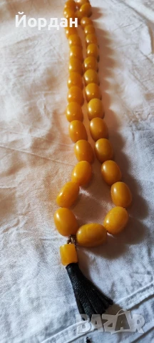 Кехлибарена броеница 33 броя с поп