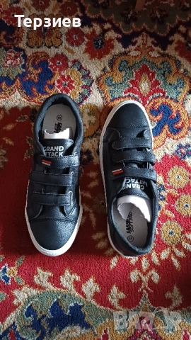 Нови маратонки 