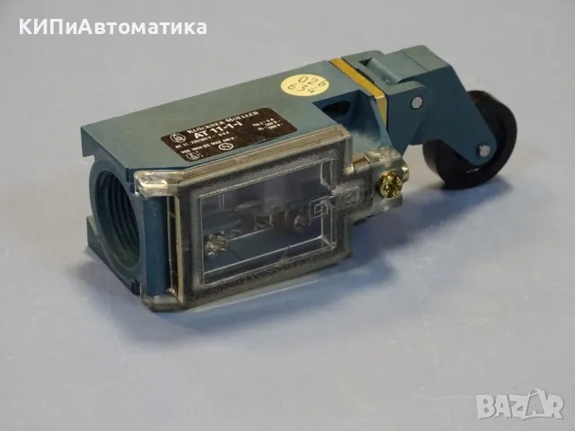 Изключвател краен Klockner-Moeller AT-1/i limit switch 220V, снимка 2 - Резервни части за машини - 48546307