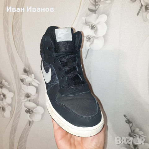 Nike Boys' Court Borough Mid  кецове / маратонки  номер 38 ,5- 39, снимка 16 - Детски маратонки - 44829524