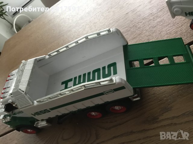 Товарен камион на Hess + багер, снимка 5 - Коли, камиони, мотори, писти - 42622685