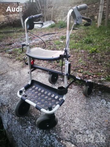 Проходилка ролатор INVACARE  Подходящ за оперирани, възрастни и трудно подвижни хора. Сгъваема, лека, снимка 7 - Ролатори - 40063156