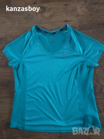 nike - страхотна дамска тениска КАТО НОВА , снимка 5 - Тениски - 41591930