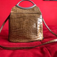 Чанта от естествена кожа, крокодилски принт, снимка 1 - Чанти - 41620318
