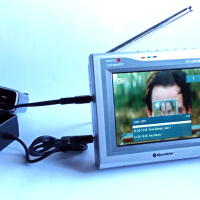 мини телевизор TV/Monitor Roadstar LCD-5604TFT, снимка 5 - Телевизори - 42149823