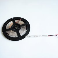 Светодиодна лента с 60 диода IP20 самозалепваща студено бяла 12V 4,8W, снимка 1 - Лед осветление - 42617477