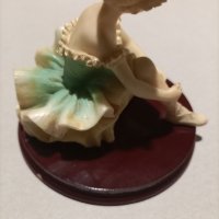 Много красива рядка Винтаж фигурка статуетка на балерина от порцеланова смола., снимка 13 - Статуетки - 44452359