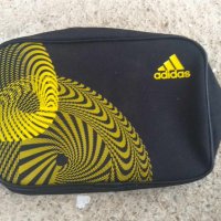 Козметична чантичка Adidas, снимка 2 - Други - 41418183