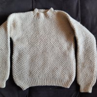 Ръчно плетен вълнен пуловер, снимка 1 - Детски пуловери и жилетки - 40346627