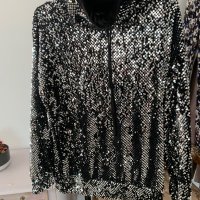 Дамска блуза с паети на размер М, снимка 9 - Блузи с дълъг ръкав и пуловери - 44430958