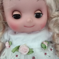Красива пееща кукла  с батерии , снимка 7 - Кукли - 36178831