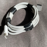 USB-C to MagSafe 3 Cable (2 m) , снимка 4 - Лаптопи за дома - 44621898