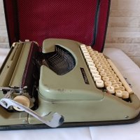 Стара пишеща машина Марица 11 - Made in Bulgaria - 1970г, снимка 10 - Антикварни и старинни предмети - 42261774