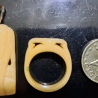 Висулка и пръстенче слонова кост, снимка 1 - Антикварни и старинни предмети - 41516788