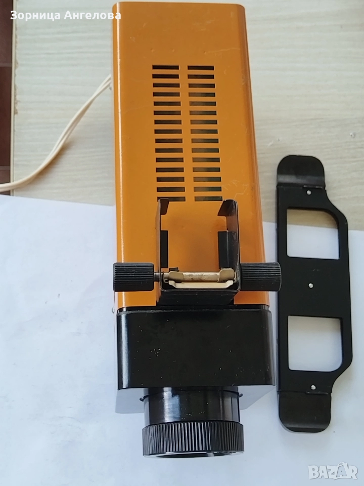 Оригинален работещ съветски диапроектор Ф-75 (Фильмопроектор) , снимка 1