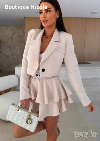 Елегантен дамски сет от сако и кокетна къса пола , снимка 1