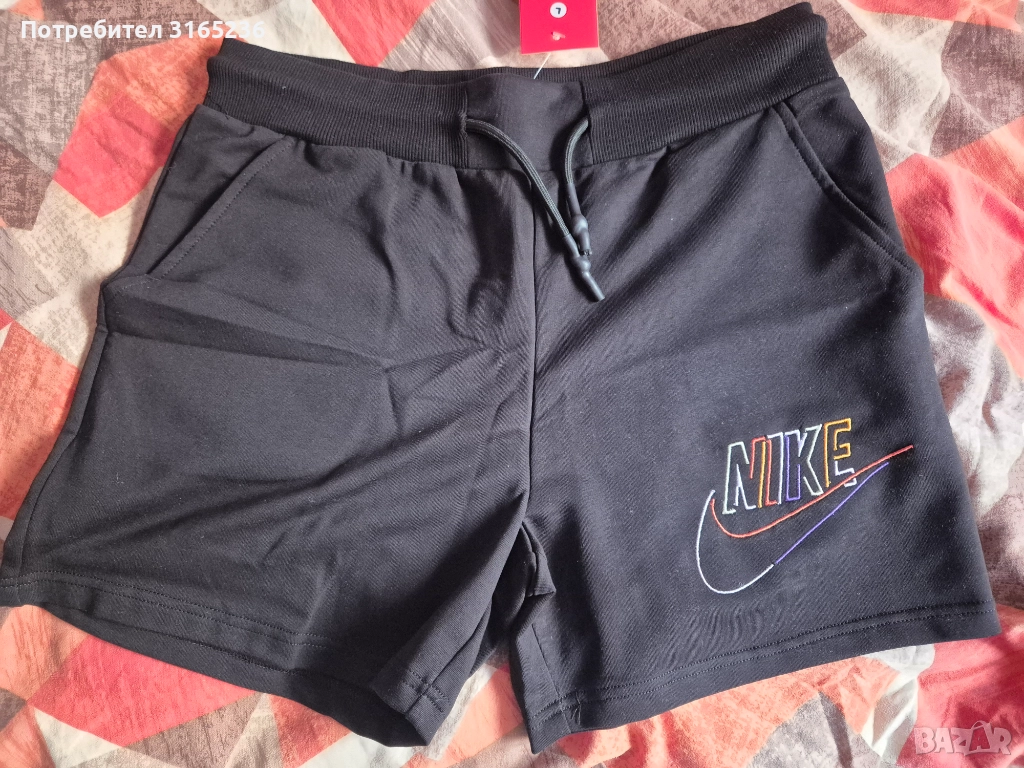 Нови дамски шорти Nike, снимка 1