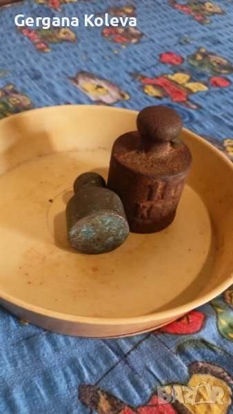 Продавам 2 стари мерки за кантар ., снимка 1