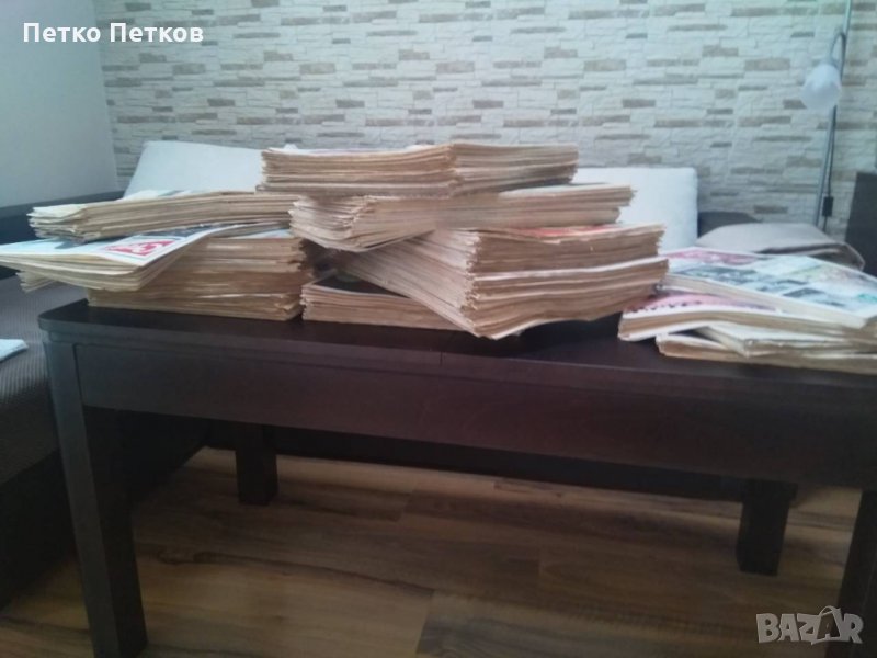Продавам вестници Старт., снимка 1
