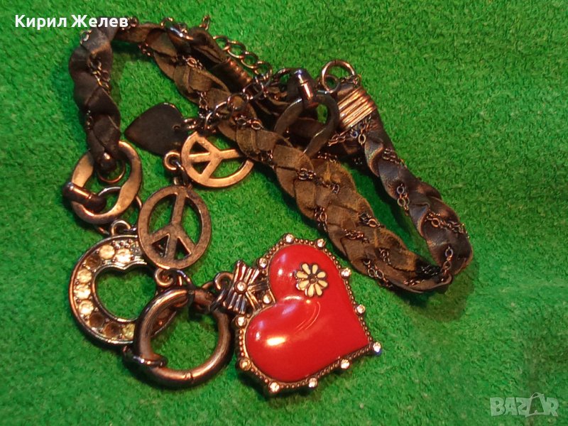 HARD ROCK Марково ЕМАЙЛИРАНО КРИСТАЛНО БЕЛ ЕПОК СТИЛ АРТ КОЛИЕ от МАТИРАНА БЛАГОРОДНА СТОМАНА 38715, снимка 1