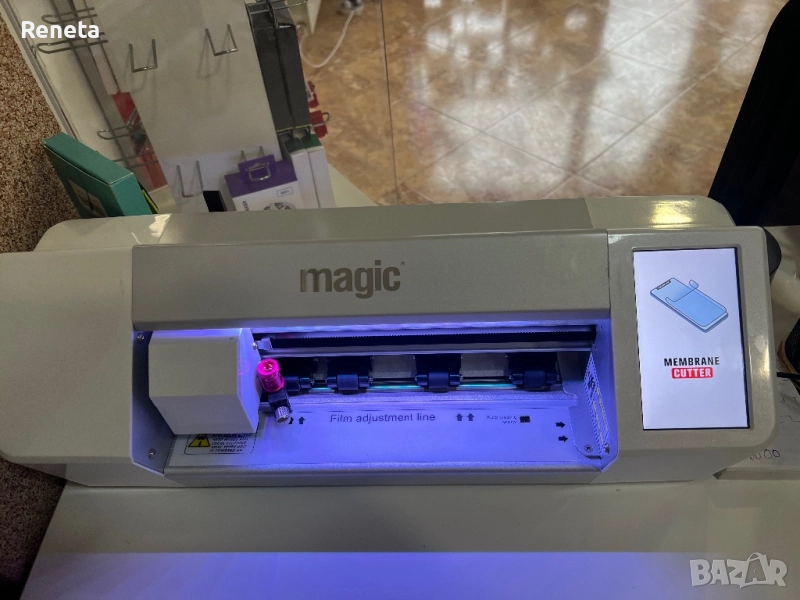Машина за изрязване на хидрогел протектори за телефон (плотер) MAGIC БЕЗ КОДОВЕ, снимка 1