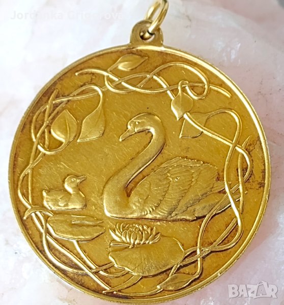 Сребърен медальон с 24 каратова позлата, снимка 1