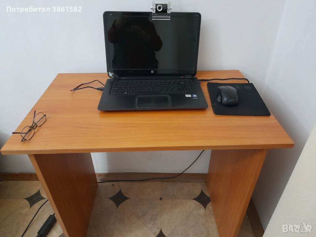 Бюро с лап топ, снимка 1