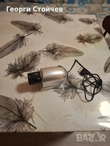 Продавам елекрическо точило за ножове и ножици 