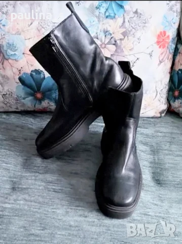 Естествена кожа / Два чифта / Маркови боти "Tamaris" "Pace" crafted shoes / N 39 , снимка 11 - Дамски боти - 43877113