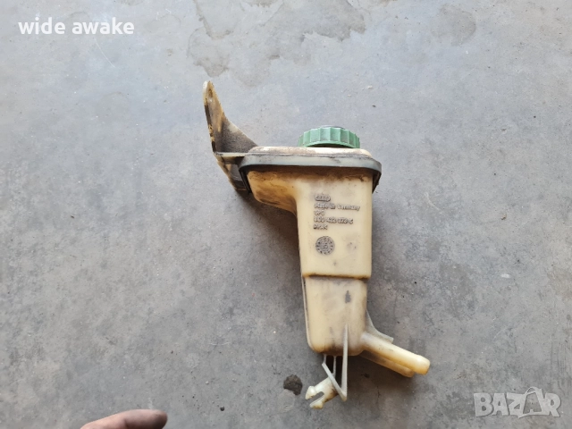 Казанче за хидравлична течност VW / AUDI, снимка 4 - Части - 51556306