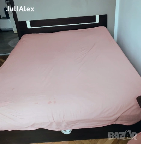 Мебели- спалня, шкаф, закачалка 