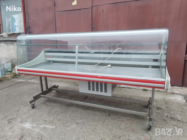 Хладилна витрина 