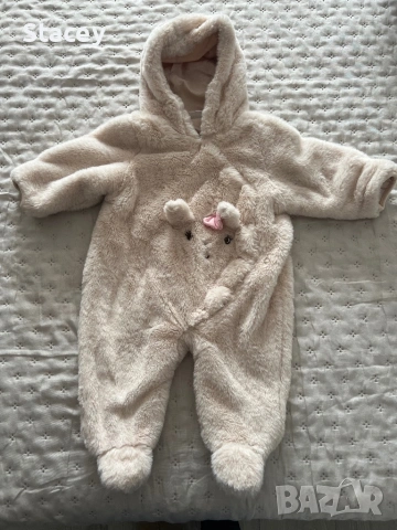 Пухкав бебешки космонавт с качулка