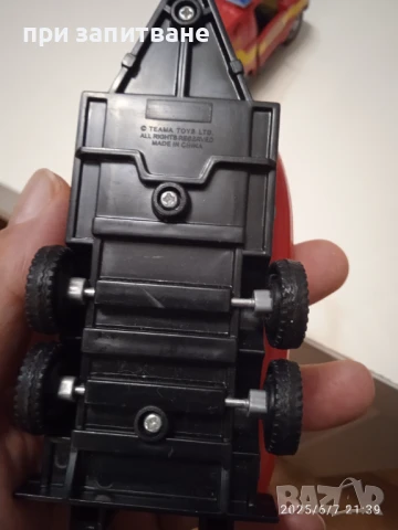 Метално Mitsubishi Pajero, с пластмасово ремарке с лодка; Каравана и ремаркета с лодки, 15 см., снимка 9 - Колекции - 50587001