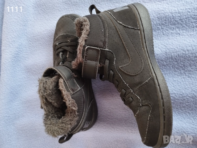 Зимни маратонки Nike номер 32.