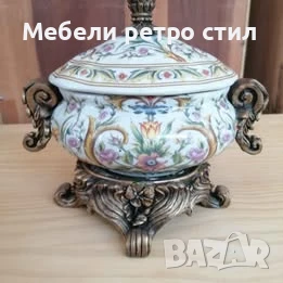 Шикозна порцеланова бонбониера в бароков стил. С  богати флорални орнаменти, дръжки и основа., снимка 6 - Антикварни и старинни предмети - 51089138