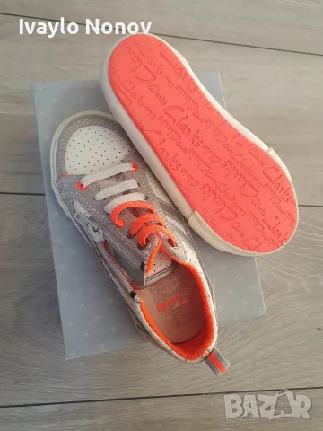Детски обувки от естествена кожа Clarks, снимка 3 - Детски обувки - 56171747
