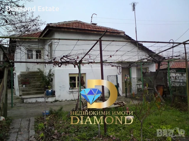 Двуетажна къща в село Априлово, общ. Гълъбово