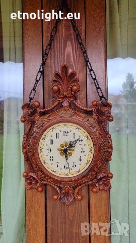 Винтидж стенен часовник с красиви орнаменти и циферблат, със синджири , снимка 5 - Декорация за дома - 52805862