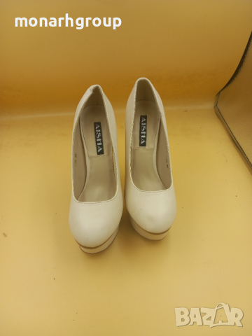 Женски токчета , снимка 2 - Дамски обувки на ток - 44581654