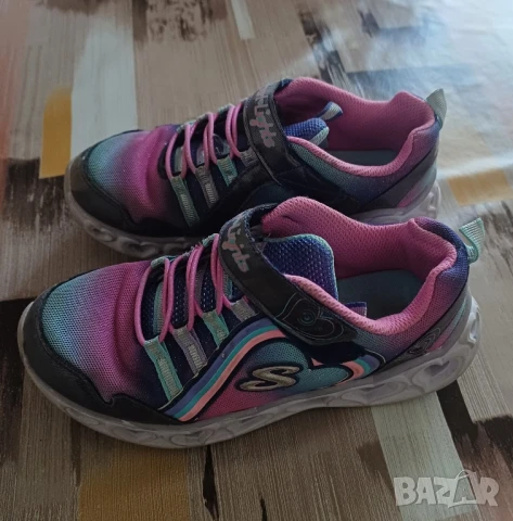 Детски спортни обувки, стелка 20 см, снимка 2 - Детски маратонки - 50758330